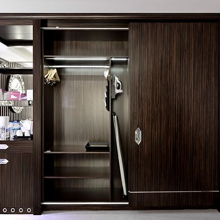 크라운 플라자 부르사 컨벤션 센터 앤드 테르말 스파 호텔 부루사 외부 사진 Sliding wardrobe doors
