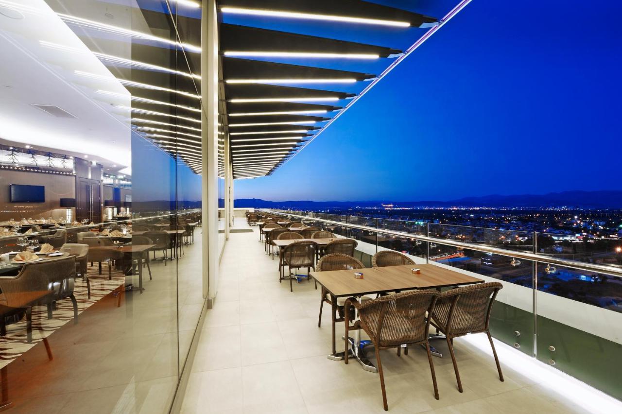 크라운 플라자 부르사 컨벤션 센터 앤드 테르말 스파 호텔 부루사 외부 사진 The 360° Sky Lounge