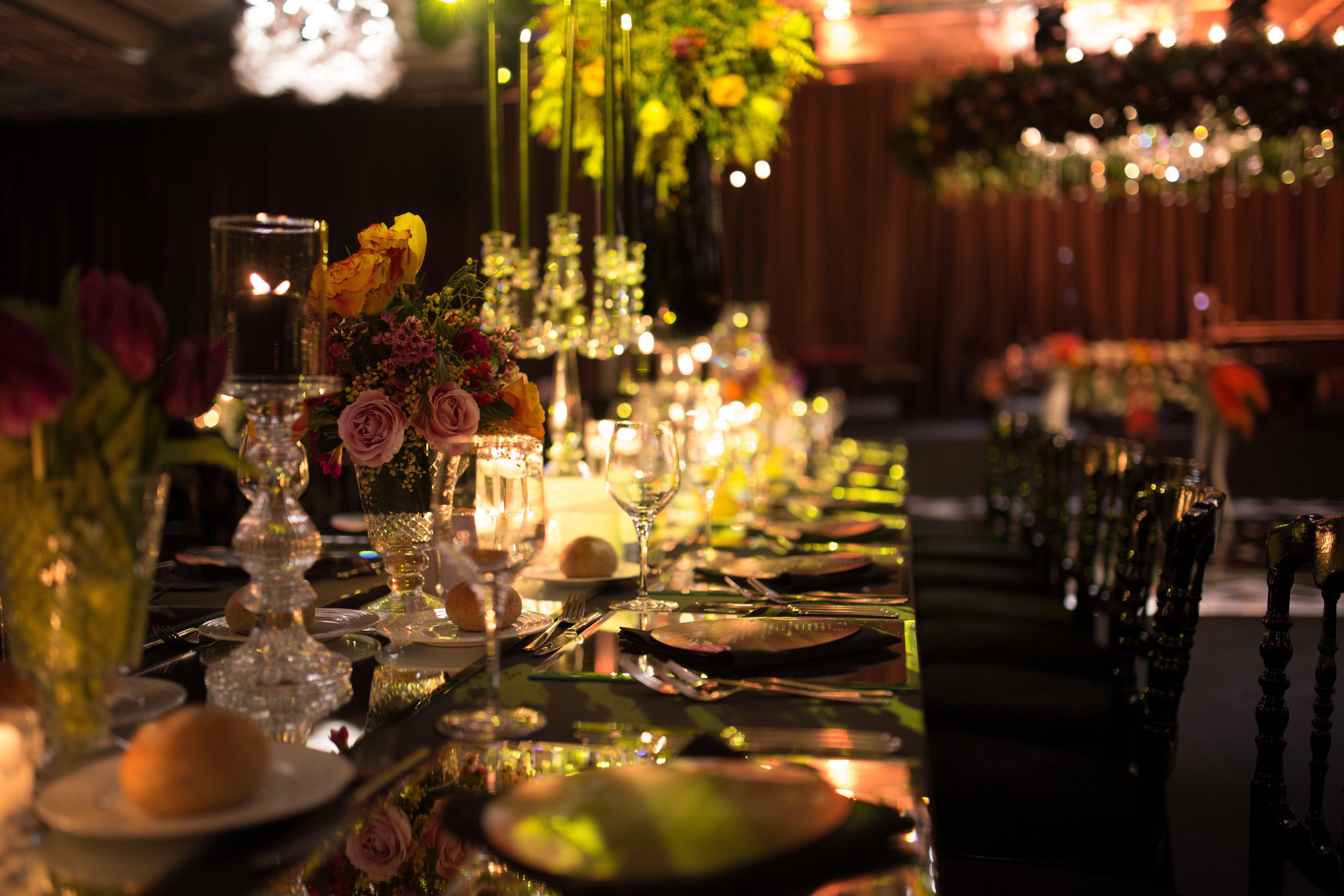 크라운 플라자 부르사 컨벤션 센터 앤드 테르말 스파 호텔 부루사 외부 사진 A table set for a formal dinner