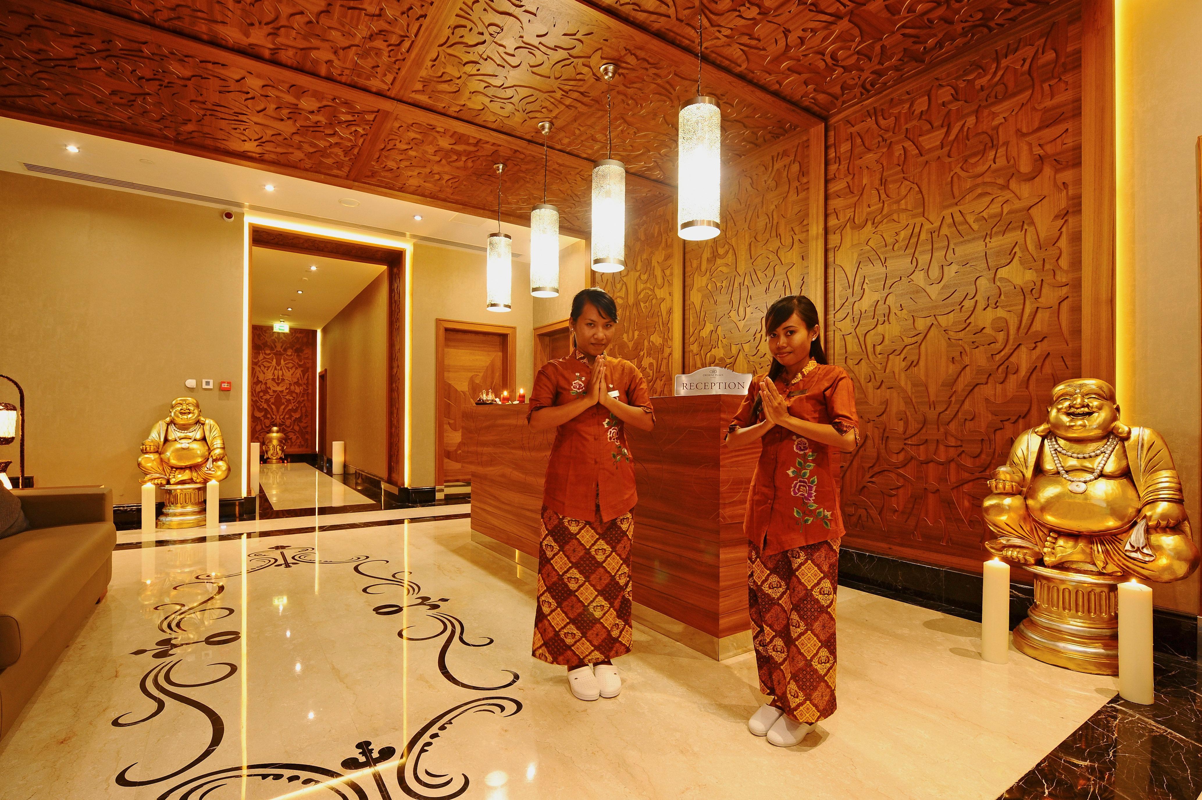 크라운 플라자 부르사 컨벤션 센터 앤드 테르말 스파 호텔 부루사 외부 사진 The lobby of the hotel